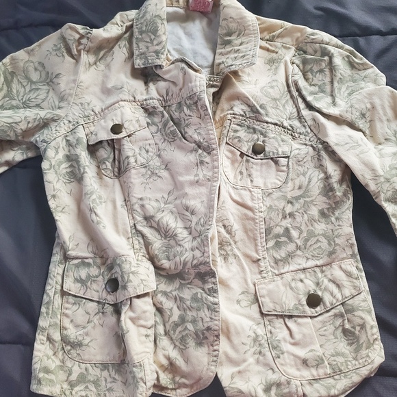 size 6 design denim jacket - Picture 1 of 1